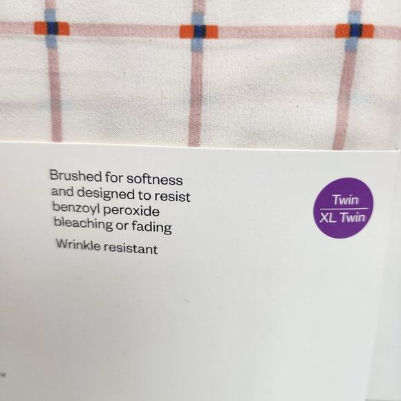 Target Room Essentials Microfiber Pink Grid Twin XL Sheet Set NWT - Picture 2 of 7